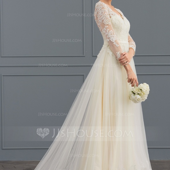 Brand new, Vintage, Lace Wedding Dress - Picture 2 of 4